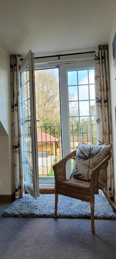 Bed and Breakfast Ha'Penny Acre Sherfield English Екстер'єр фото