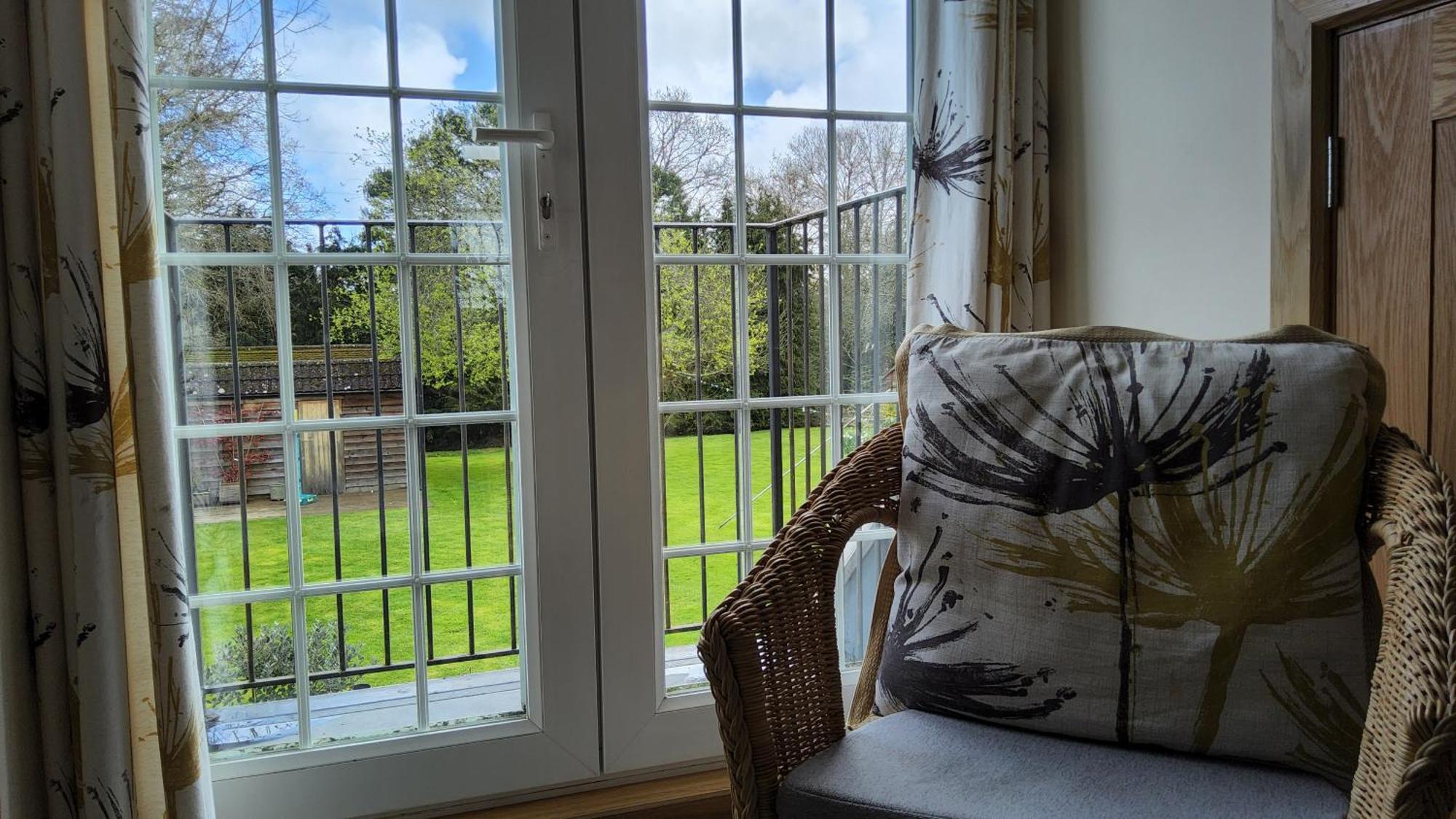 Bed and Breakfast Ha'Penny Acre Sherfield English Екстер'єр фото