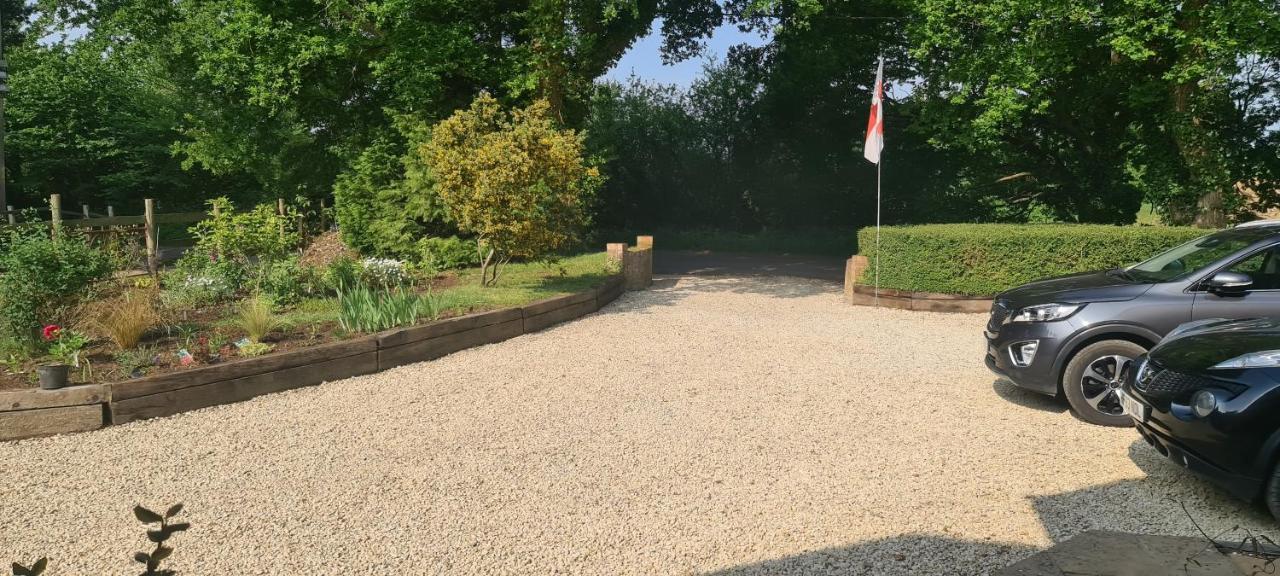 Bed and Breakfast Ha'Penny Acre Sherfield English Екстер'єр фото