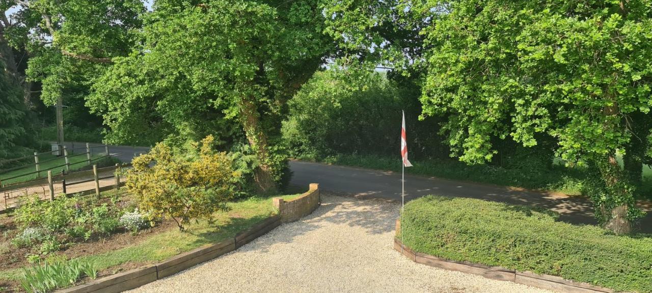 Bed and Breakfast Ha'Penny Acre Sherfield English Екстер'єр фото