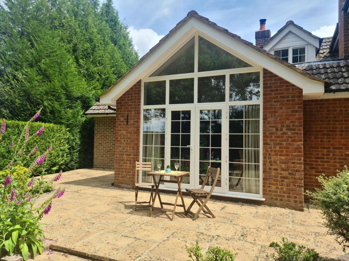 Bed and Breakfast Ha'Penny Acre Sherfield English Екстер'єр фото